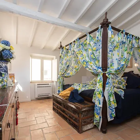 Ferienhaus 2 Bedrooms Saint-tropez, Next To The Port *