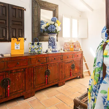 Steps From The Port! Chic 2-bed In The Heart Of Vakantiehuis