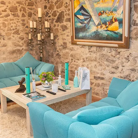 Steps From The Port! Chic 2-bed In The Heart Of Holiday home Saint-Tropez